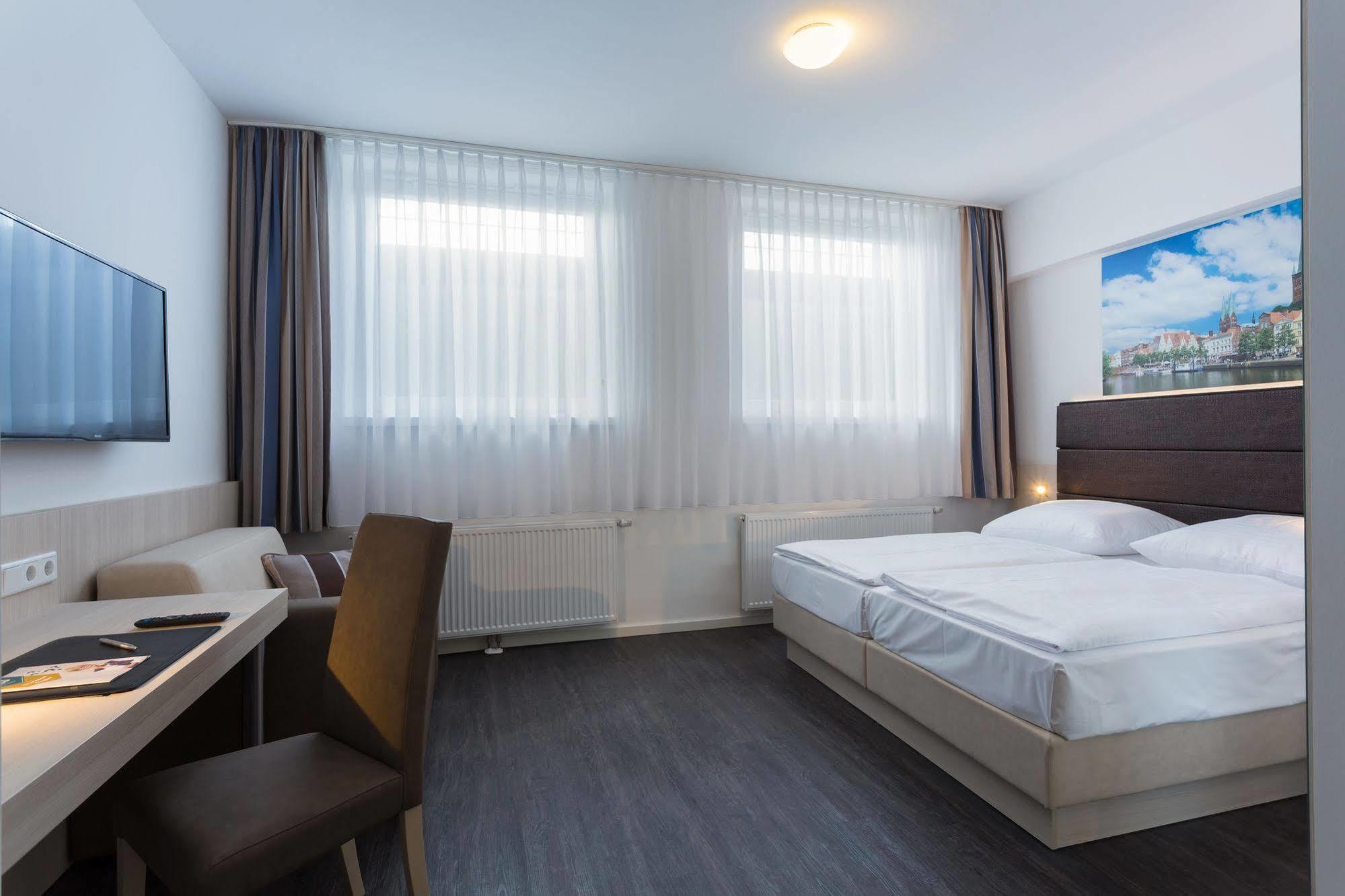 Viva Hotel Luebeck Exterior photo